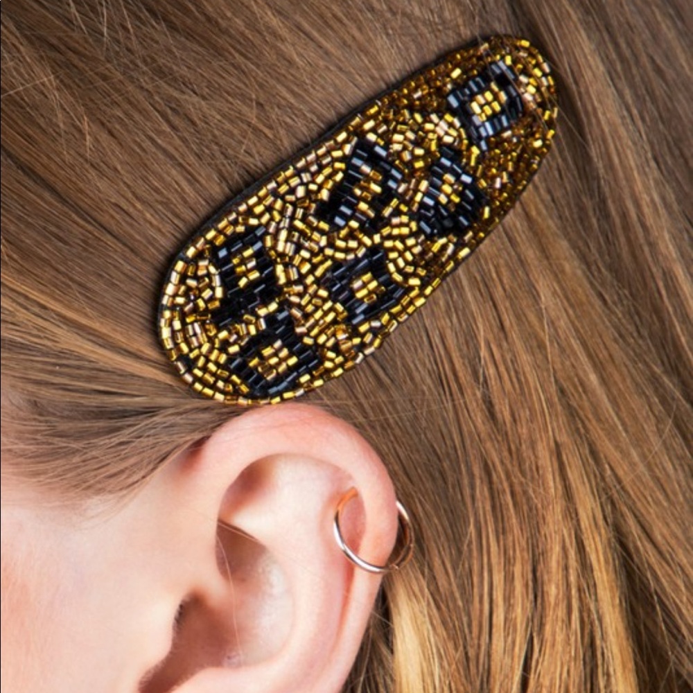 💕x2HP💕Leopard Beaded hair clip - Picture 2 of 6